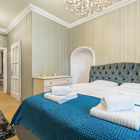 Krone Apartment Braşov Buitenkant foto