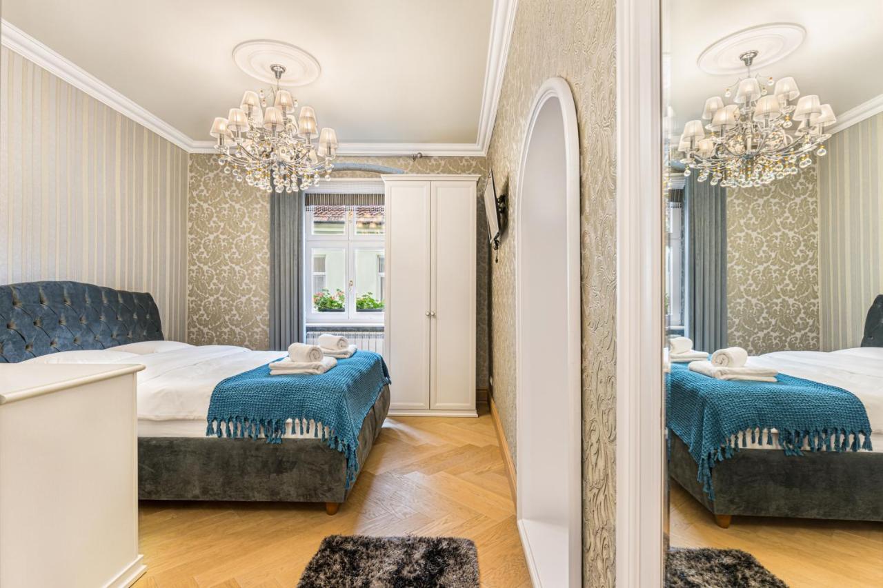 Krone Apartment Braşov Buitenkant foto