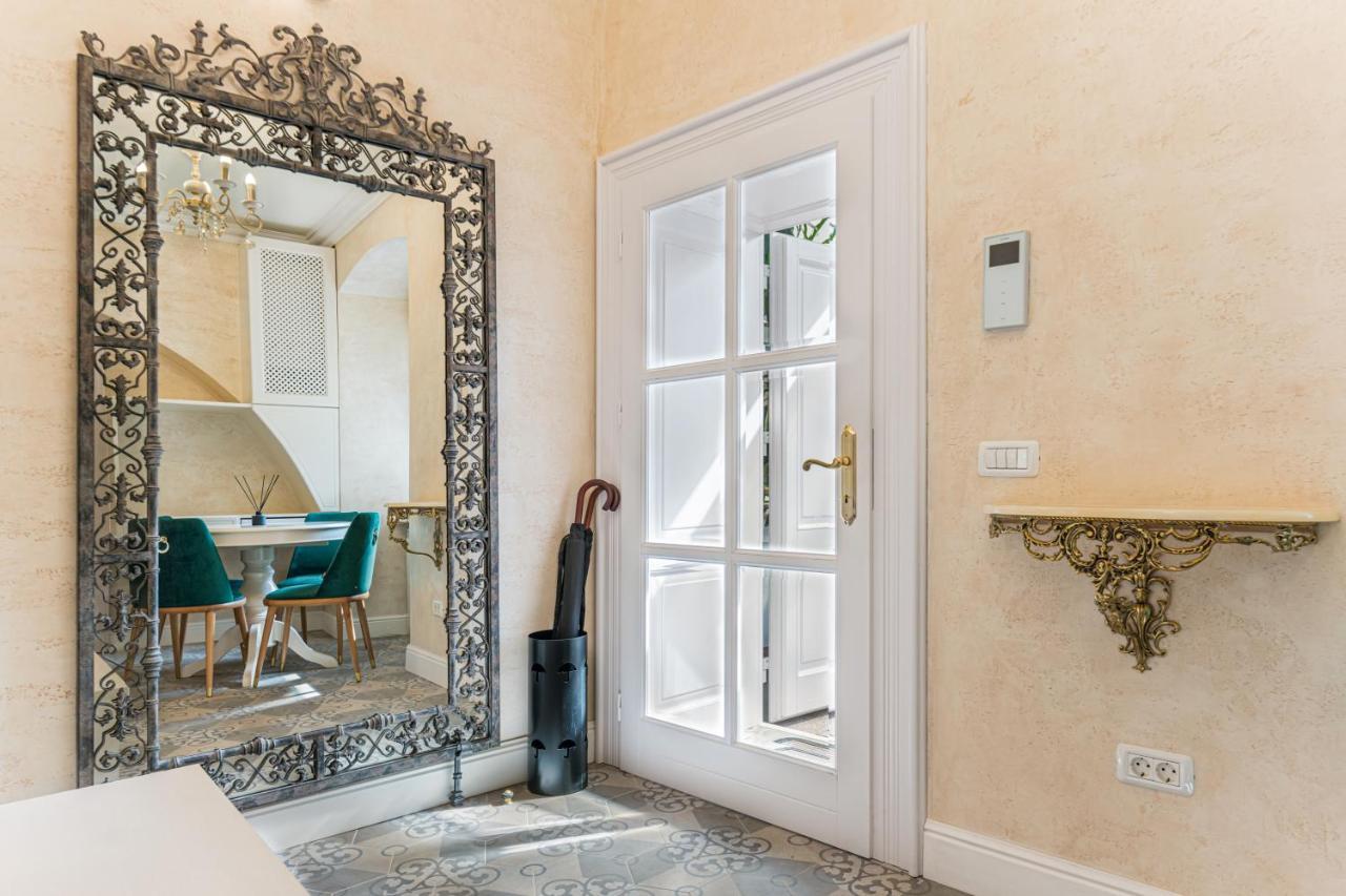 Krone Apartment Braşov Buitenkant foto