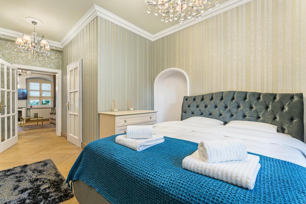 Krone Apartment Braşov Buitenkant foto