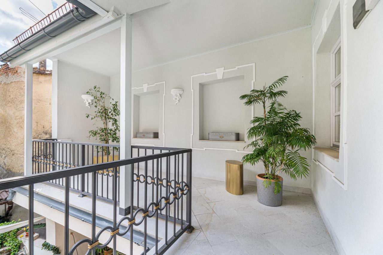 Krone Apartment Braşov Buitenkant foto