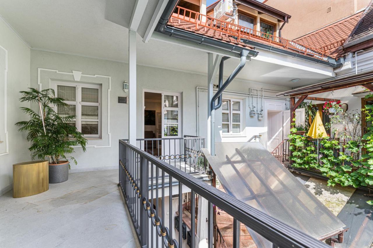 Krone Apartment Braşov Buitenkant foto